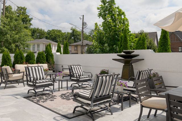 1715 Hillmont Dr, Nashville, TN 37215