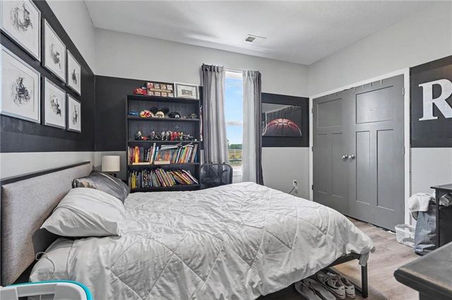 676 E 1375 Road, Lawrence, KS 66046