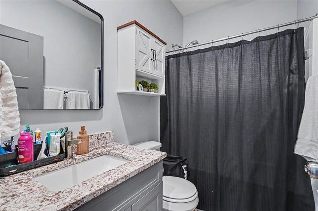 676 E 1375 Road, Lawrence, KS 66046