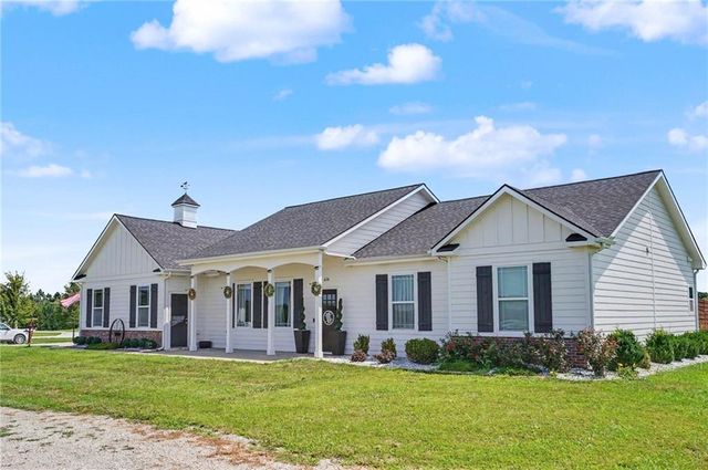 676 E 1375 Road, Lawrence, KS 66046