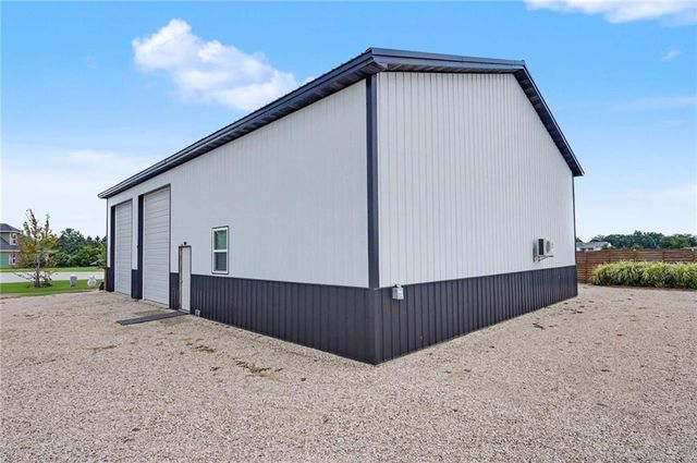 676 E 1375 Road, Lawrence, KS 66046