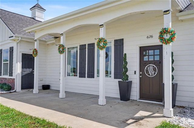 676 E 1375 Road, Lawrence, KS 66046