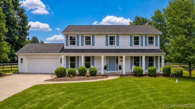 40W679 White Fence Way, St. Charles, IL 60175
