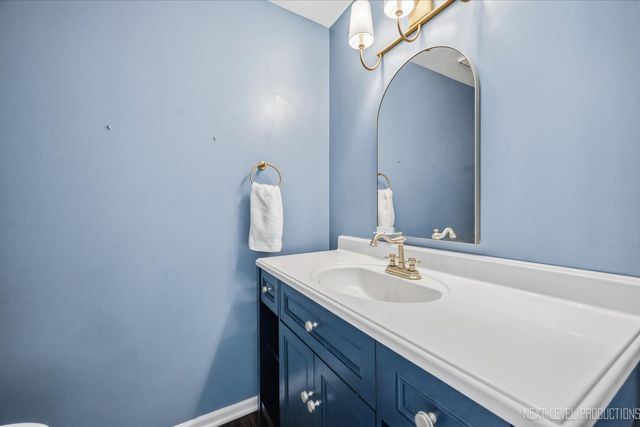 40W679 White Fence Way, St. Charles, IL 60175