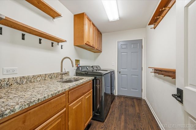 40W679 White Fence Way, St. Charles, IL 60175