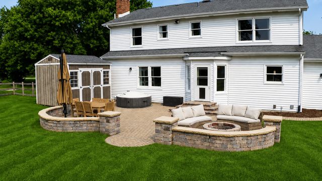 40W679 White Fence Way, St. Charles, IL 60175