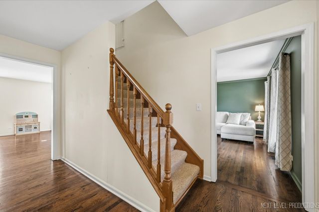 40W679 White Fence Way, St. Charles, IL 60175