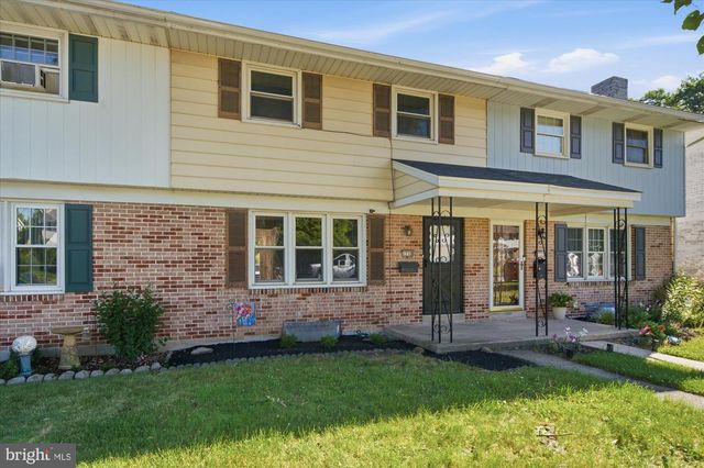 121 PENNBROOK AV, Robesonia, PA 19551