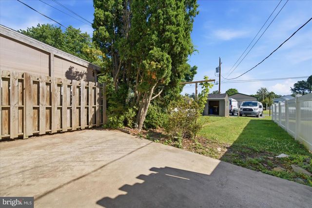 121 PENNBROOK AV, Robesonia, PA 19551
