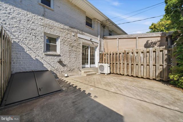 121 PENNBROOK AV, Robesonia, PA 19551