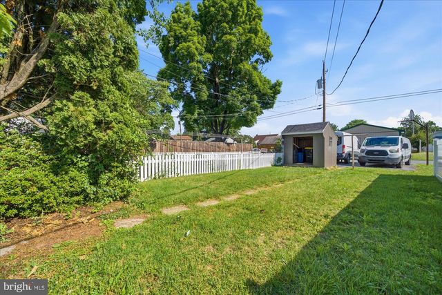 121 PENNBROOK AV, Robesonia, PA 19551