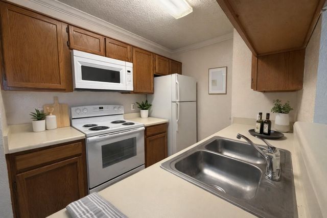 2121 Hepburn Street 1110, Houston, TX 77054