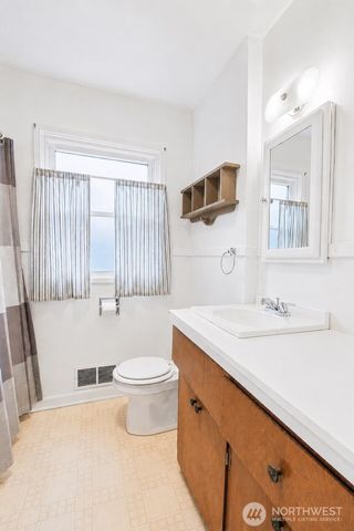 1905 Thurston Avenue NE, Olympia, WA 98506