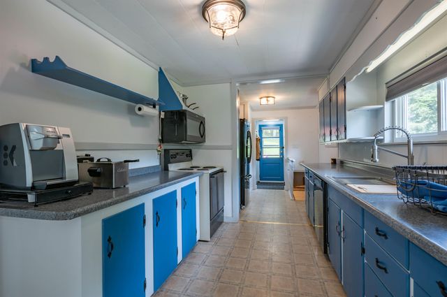 300 Lancaster Hill Road, Tilton, NH 03276