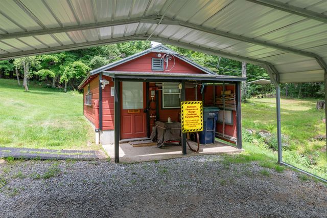 300 Lancaster Hill Road, Tilton, NH 03276