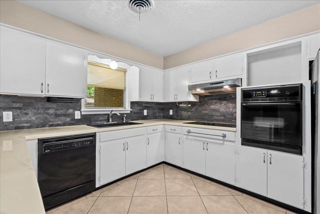 243 Empress Drive, Houston, TX 77034