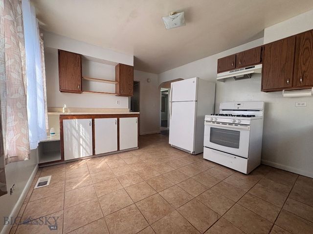 1914 Monroe, Butte, MT 59701