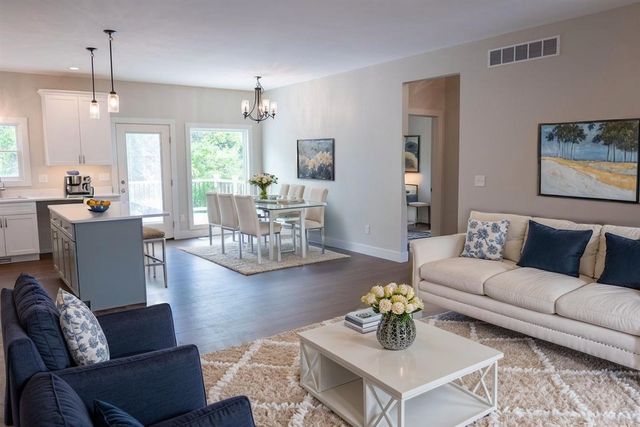 103 Diamond Point Lane, New Buffalo, MI 49117