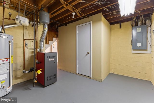 412 VIERLING DR, Silver Spring, MD 20904