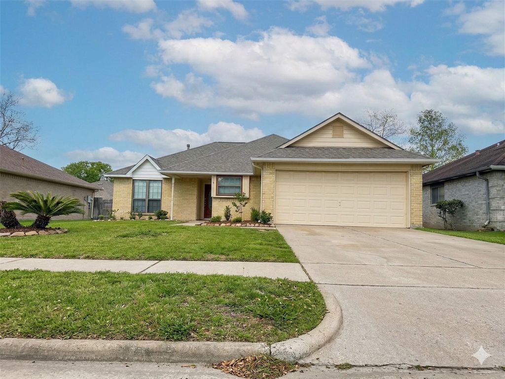 15731 Castorglen Drive, Houston, TX 77598