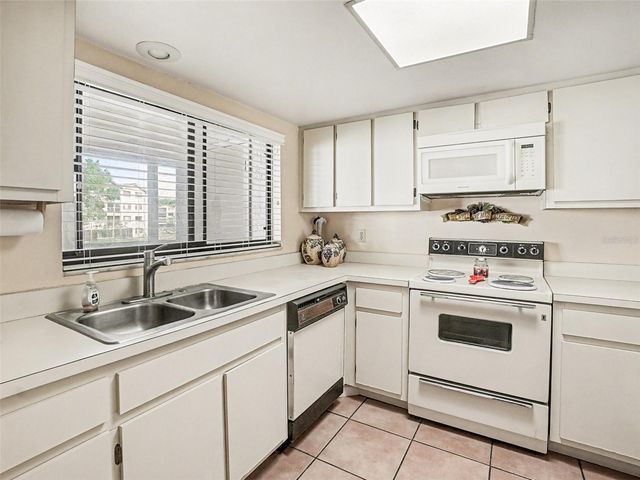 1052 LOTUS COVE COURT 733, Altamonte Springs, FL 32714