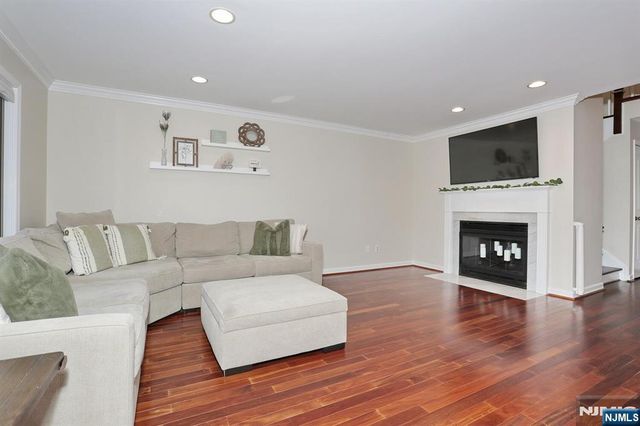 607 Glasmere Road, Mahwah, NJ 07430