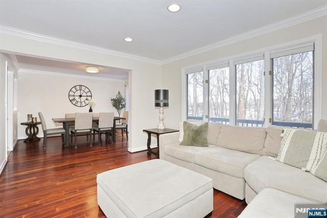 607 Glasmere Road, Mahwah, NJ 07430