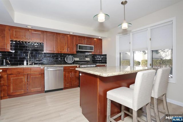 607 Glasmere Road, Mahwah, NJ 07430