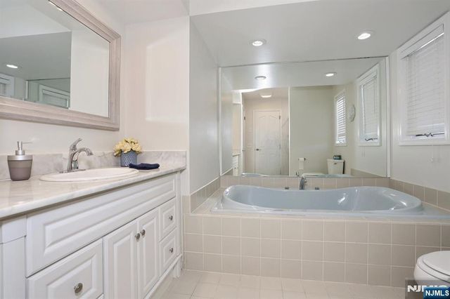 607 Glasmere Road, Mahwah, NJ 07430