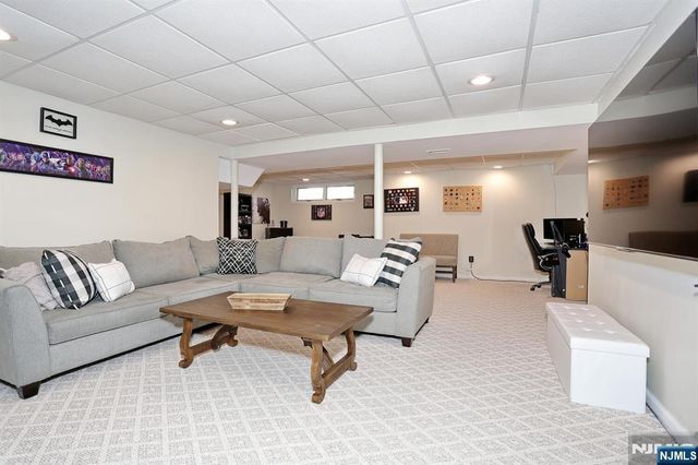 607 Glasmere Road, Mahwah, NJ 07430