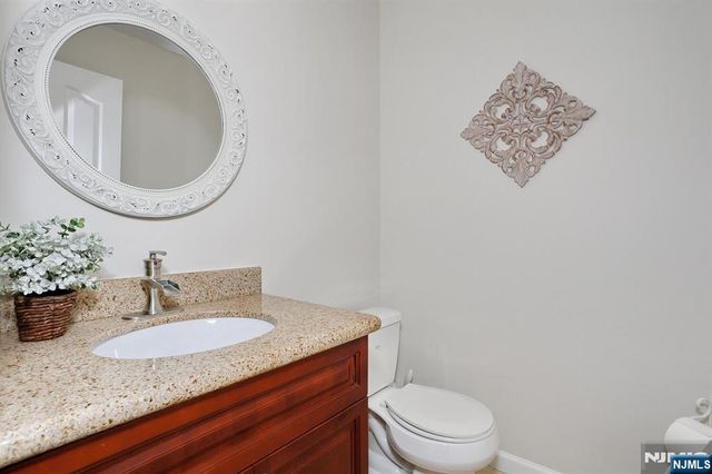 607 Glasmere Road, Mahwah, NJ 07430