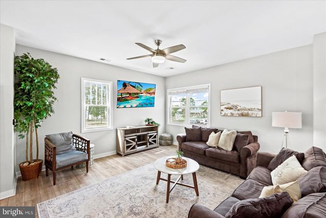 300 DOUGLAS AVE, Colonial Beach, VA 22443