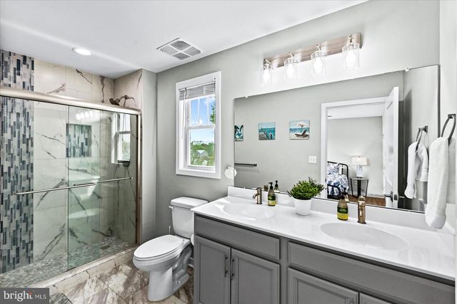 300 DOUGLAS AVE, Colonial Beach, VA 22443
