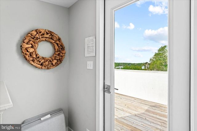 300 DOUGLAS AVE, Colonial Beach, VA 22443