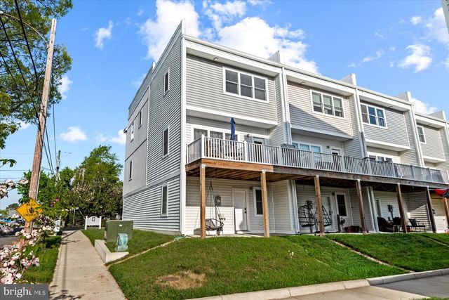 300 DOUGLAS AVE, Colonial Beach, VA 22443