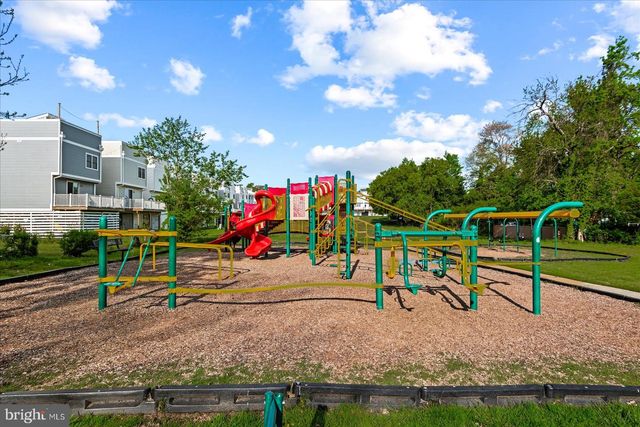 300 DOUGLAS AVE, Colonial Beach, VA 22443