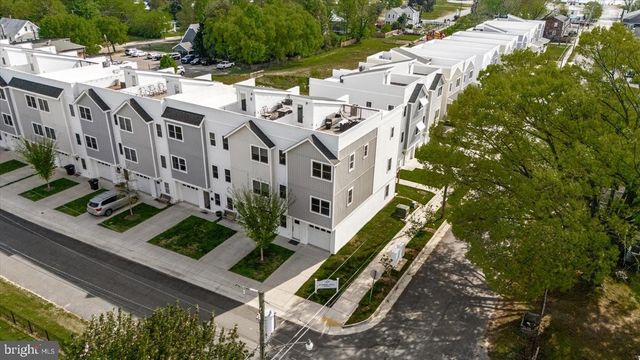 300 DOUGLAS AVE, Colonial Beach, VA 22443