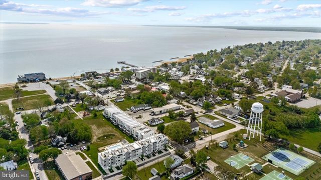 300 DOUGLAS AVE, Colonial Beach, VA 22443