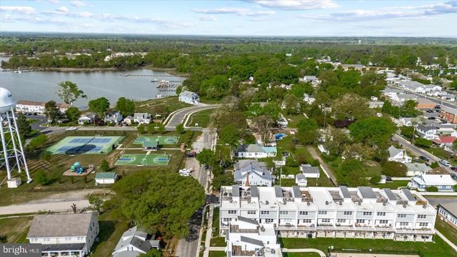 300 DOUGLAS AVE, Colonial Beach, VA 22443