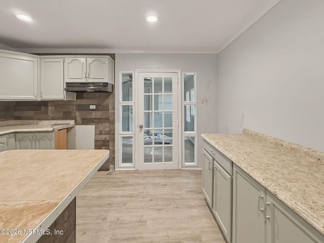 5925 OAKLANE Drive, Jacksonville, FL 32244