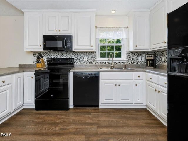 128 Blairwood Drive, Fuquay Varina, NC 27526