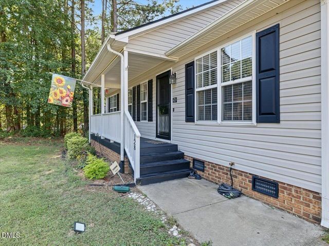 128 Blairwood Drive, Fuquay Varina, NC 27526