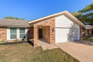 3900 Hillside DR, Round Rock, TX 78681