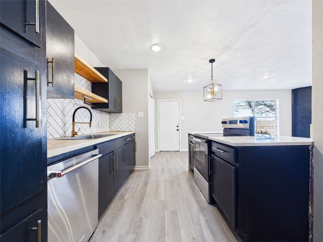 5701 Denise Drive, Haltom City, TX 76148