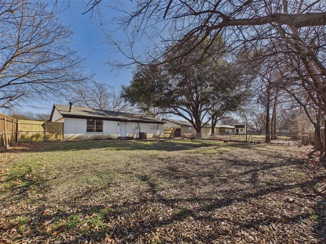5701 Denise Drive, Haltom City, TX 76148
