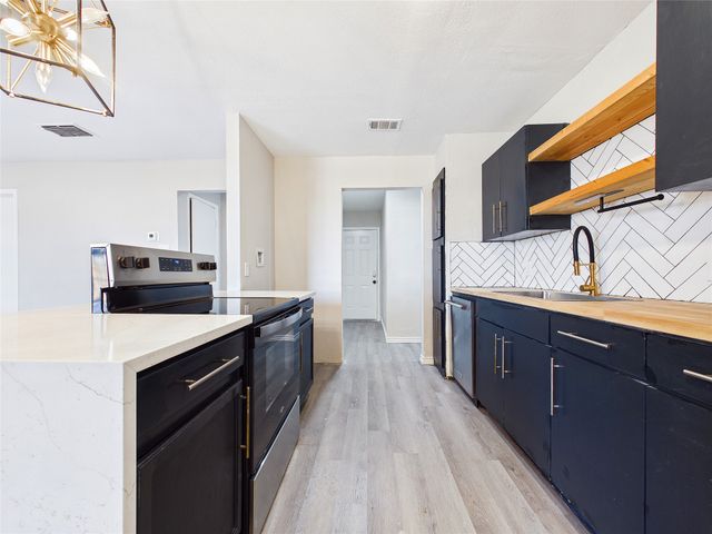 5701 Denise Drive, Haltom City, TX 76148