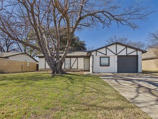 5701 Denise Drive, Haltom City, TX 76148
