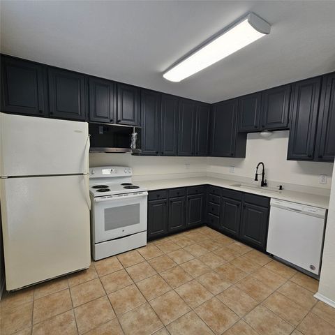 1521 Gailbrook Lane, Dallas, TX 75228