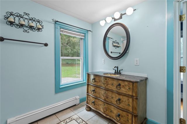 10 Ellis Road, North Kingstown, RI 02852