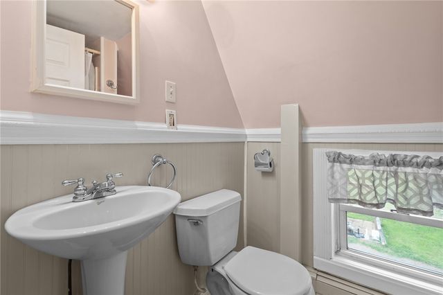 10 Ellis Road, North Kingstown, RI 02852